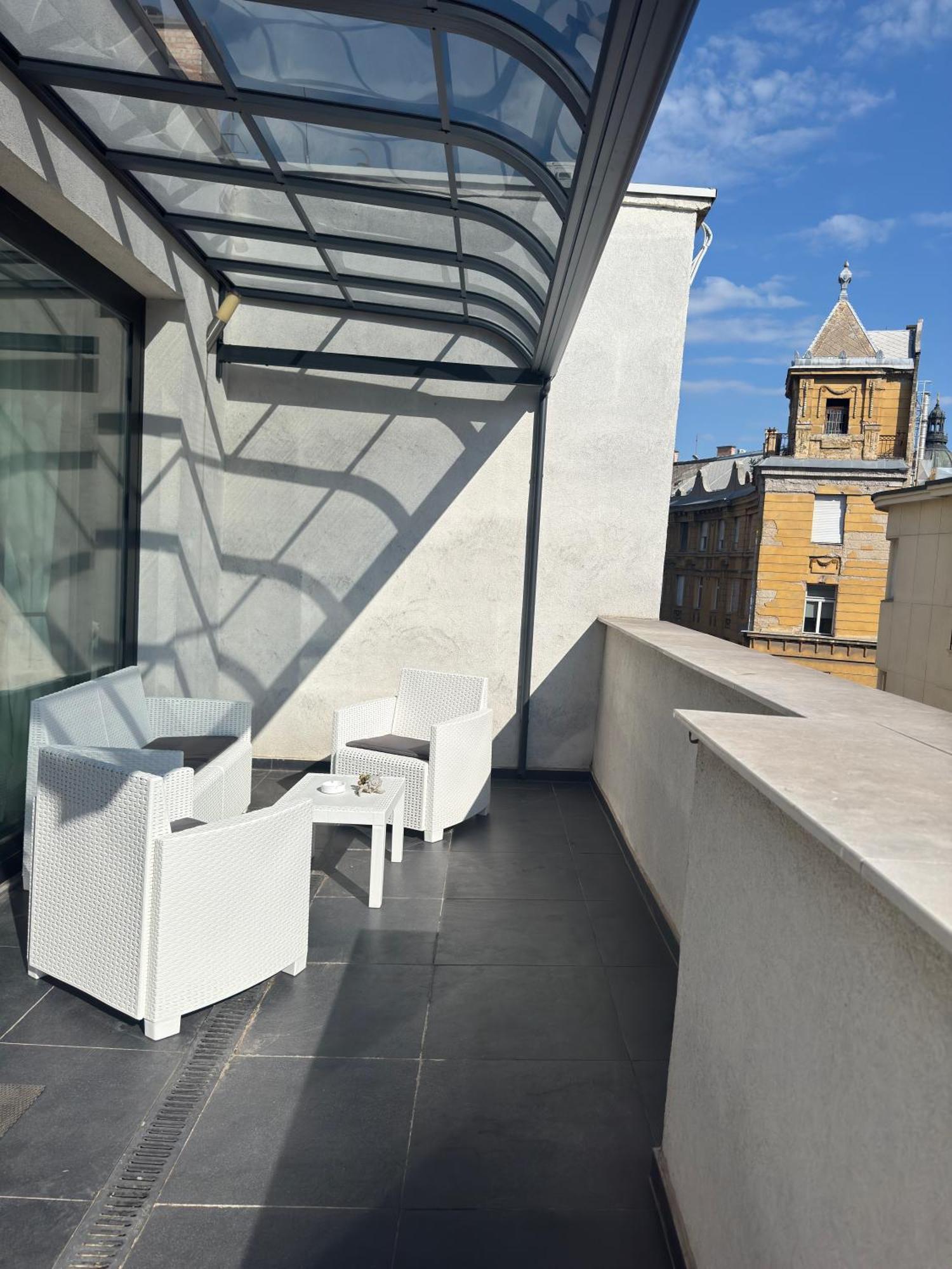City Center Penthouse — Photos 1